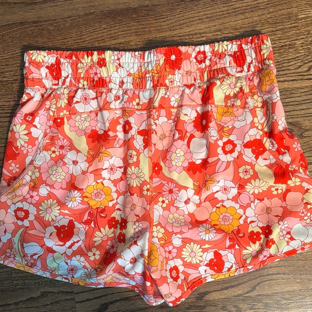 Avia athletic vibrant floral shorts - Picture 4 of 6